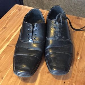 Black dress shoes